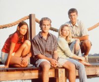 James Van Der Beek Reacts to Cute Fake Reunion Photo of Dawson's Creek Cast 579